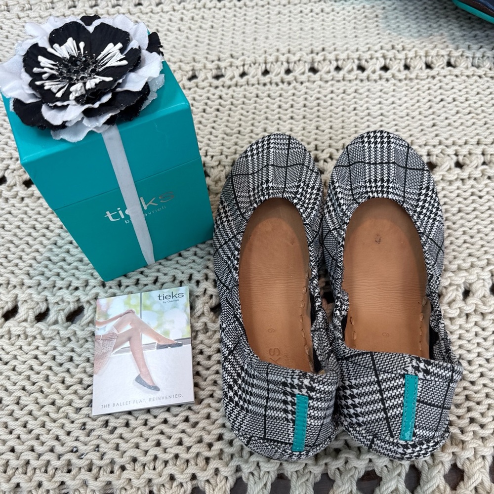 Tieks Black and White Flats with Flexible Design